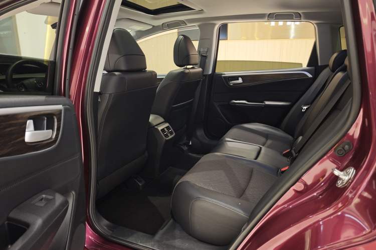 Used Honda Jade 2017 1.8L automatic Comfort version 5 seats Interior 5