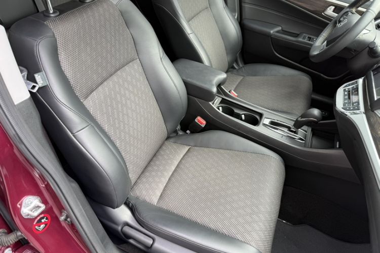 Used Honda Jade 2017 1.8L automatic Comfort version 5 seats Interior 7