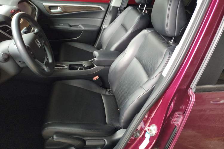 Used Honda Jade 2017 1.8L automatic Comfort version 5 seats Interior 7
