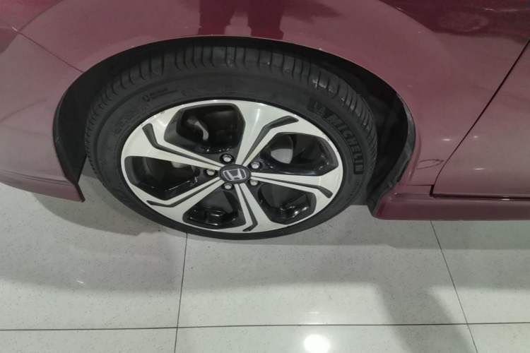 Used Honda Jade 2017 210 TURBO CVT Luxury Edition 5 Seats Left Front Wheel Hub