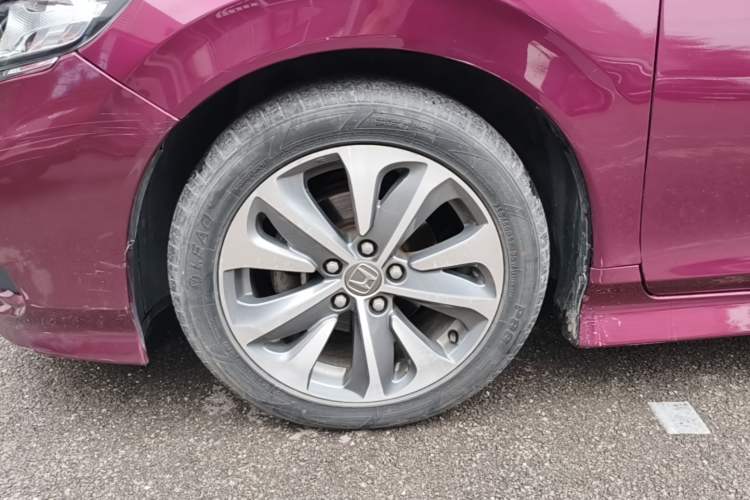 Used Honda Jade 2017 1.8L automatic Comfort version 5 seats Left Front Wheel Hub
