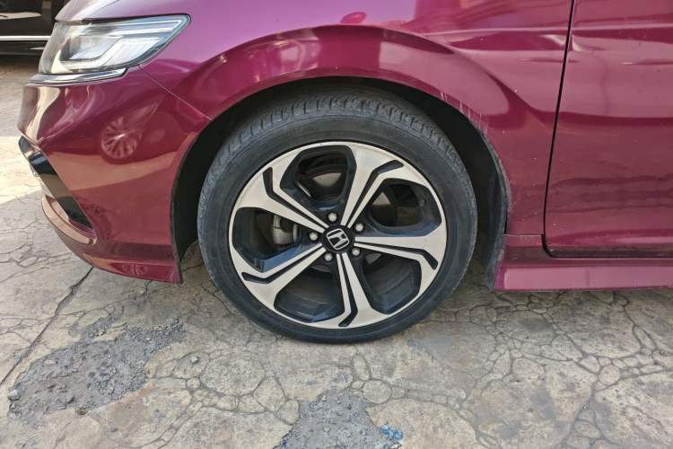 Used Honda Jade 2017 210 TURBO CVT Luxury Edition 5 Seats Left Front Wheel Hub