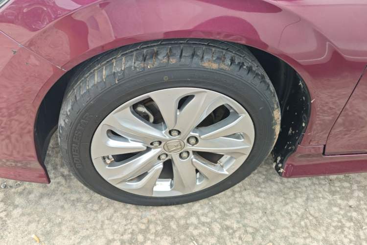 Used Honda Jade 2017 1.8L automatic Comfort version 5 seats Left Front Wheel Hub