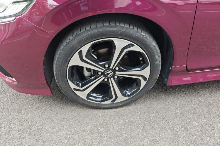 Used Honda Jade 2017 210 TURBO CVT Luxury Edition 5 Seats Left Front Wheel Hub