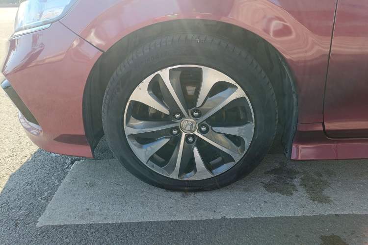Used Honda Jade 2017 210TURBO CVT Fashion Edition 5-seater Left Front Wheel Hub
