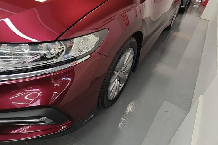 Used Honda Jade 2017 1.8L automatic Comfort version 5 seats Left Front Wheel Hub