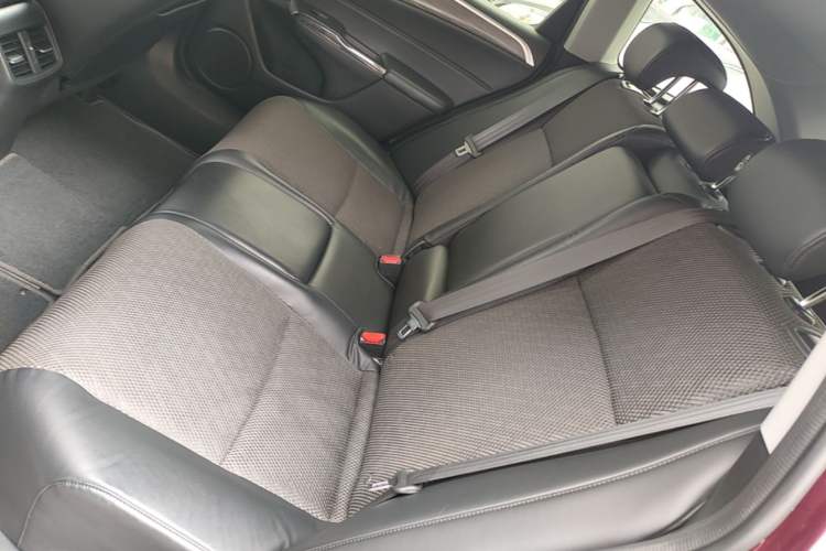 Used Honda Jade 2017 1.8L automatic Comfort version 5 seats Left Rear Seat