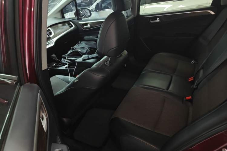 Used Honda Jade 2017 1.8L automatic Comfort version 5 seats Left Rear Seat