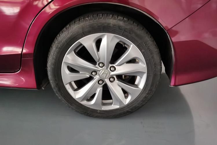Used Honda Jade 2017 1.8L automatic Comfort version 5 seats Left Rear Wheel Hub
