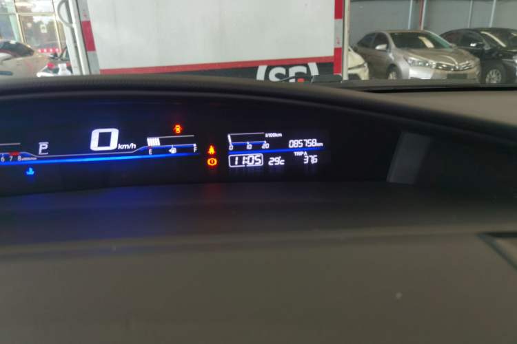 Used Honda Jade 2017 1.8L automatic Comfort version 5 seats Odometer Close Up