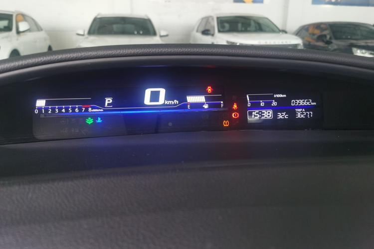 Used Honda Jade 2017 1.8L automatic Comfort version 5 seats Odometer Close Up