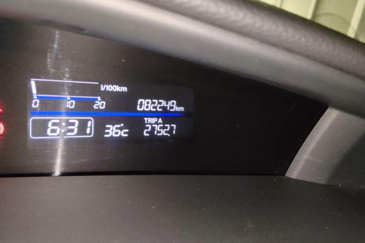 Used Honda Jade 2017 1.8L automatic Comfort version 5 seats Odometer Close Up