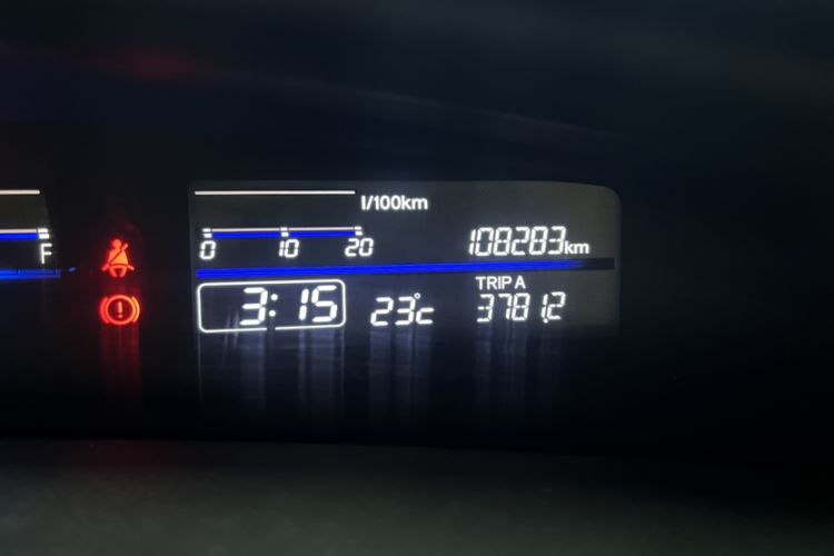 Used Honda Jade 2017 1.8L automatic Comfort version 5 seats Odometer Close Up