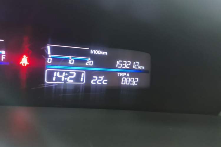 Used Honda Jade 2017 1.8L automatic Comfort version 5 seats Odometer Close Up