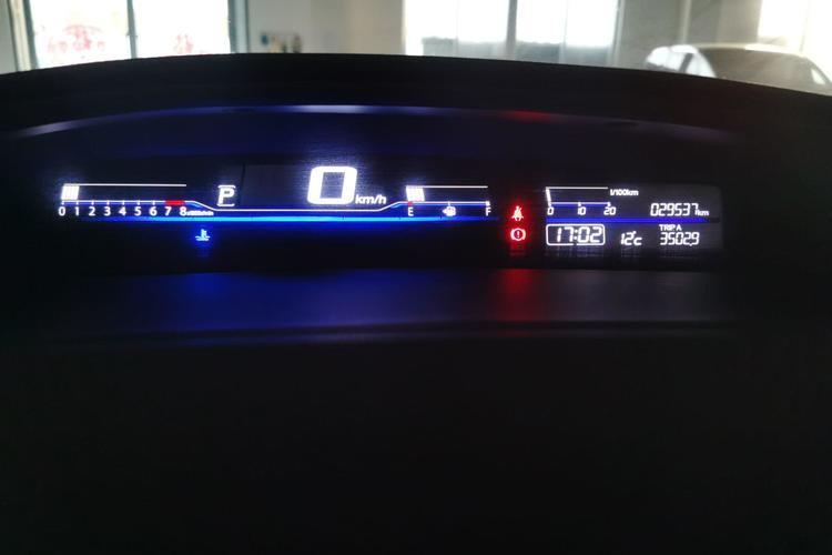 Used Honda Jade 2017 1.8L automatic Comfort version 5 seats Odometer Close Up