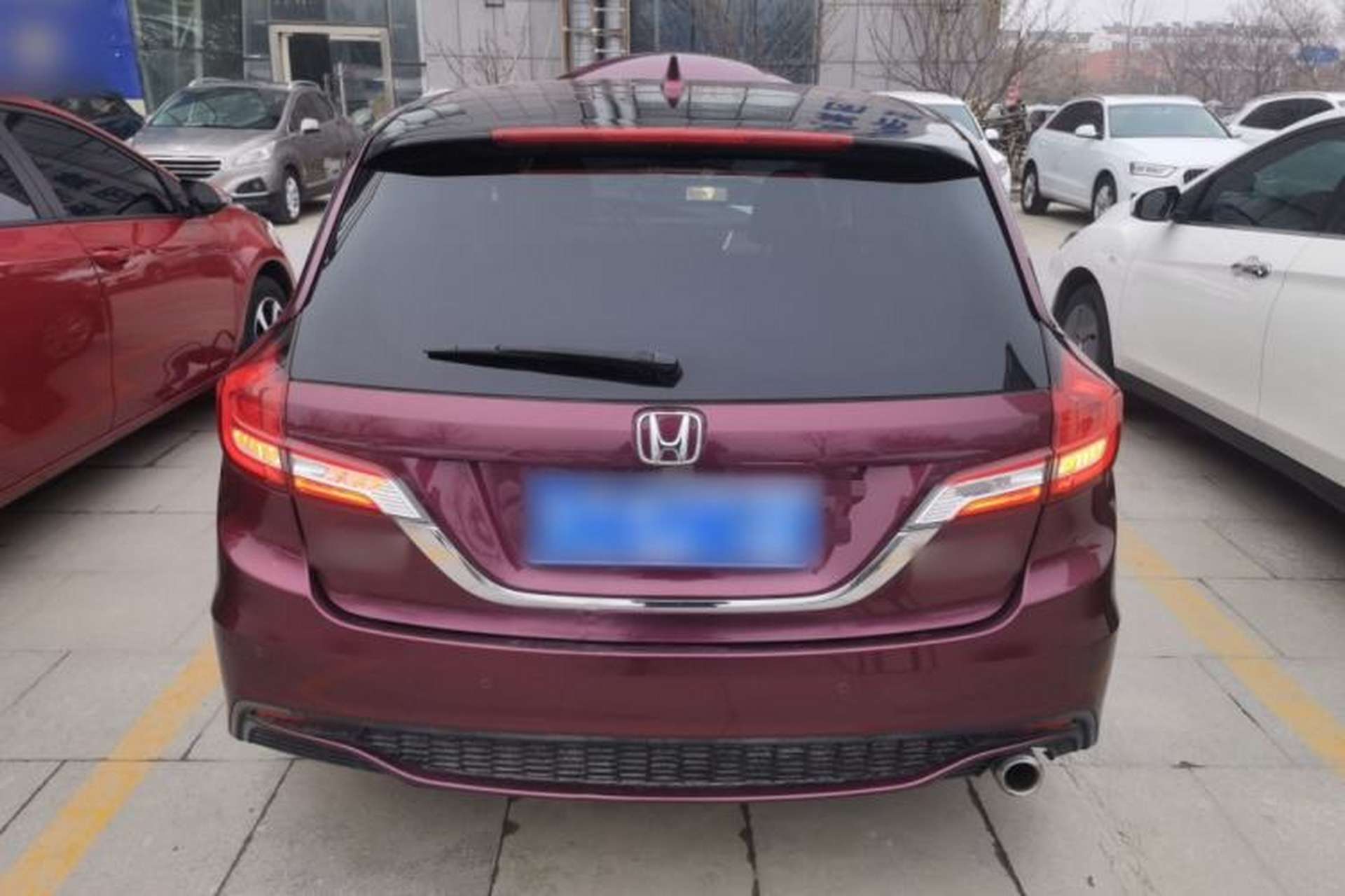 Used Honda Jade 2017 1.8L automatic Comfort version 5 seats Rear