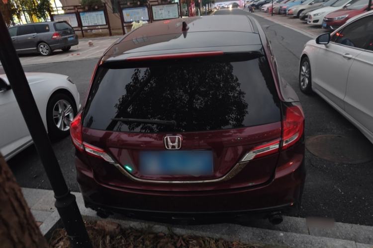 Used Honda Jade 2017 1.8L automatic Comfort version 5 seats Rear