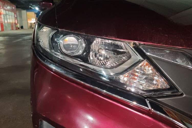 Used Honda Jade 2017 1.8L automatic Comfort version 5 seats Right Front Headlight