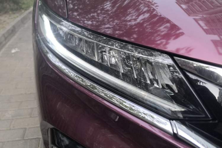Used Honda Jade 2017 210TURBO CVT Luxury Edition 6 Seats Right Front Headlight
