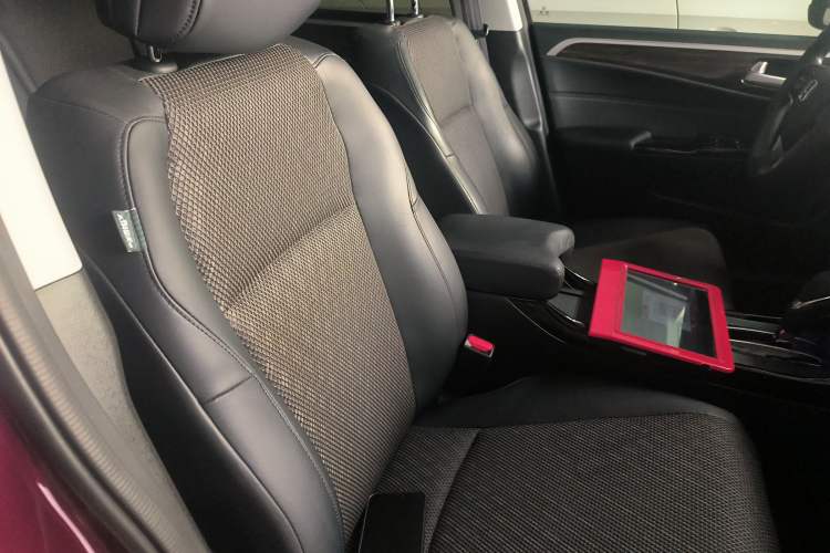 Used Honda Jade 2017 210TURBO CVT Fashion Edition 5-seater Right Front Seat