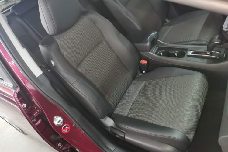 Used Honda Jade 2017 1.8L automatic Comfort version 5 seats Right Front Seat