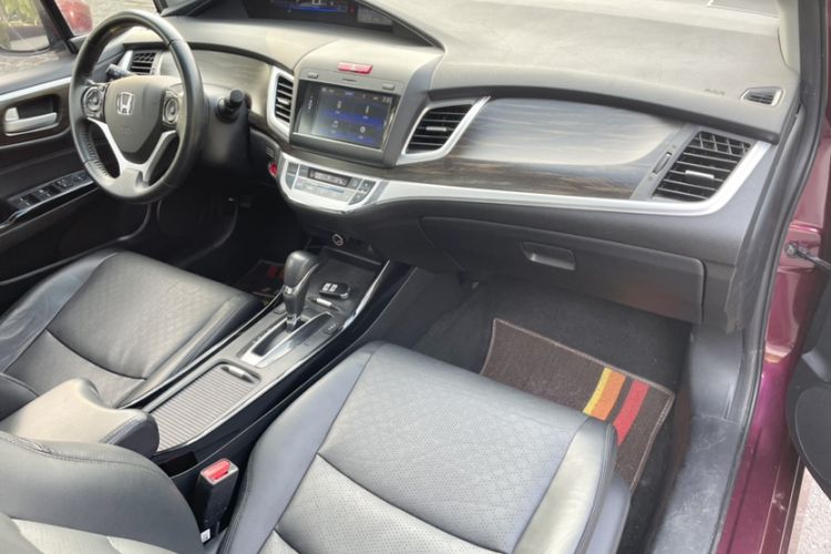 Used Honda Jade 2017 210 TURBO CVT Luxury Edition 5 Seats Right Front Seat