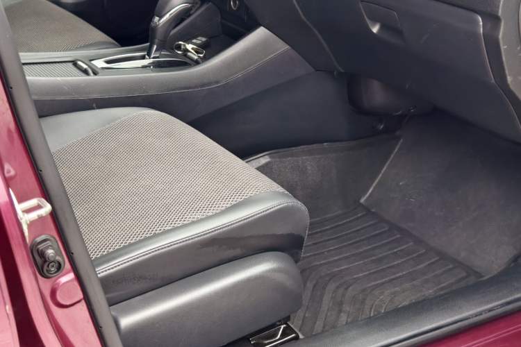 Used Honda Jade 2017 1.8L automatic Comfort version 5 seats Right Front Seat