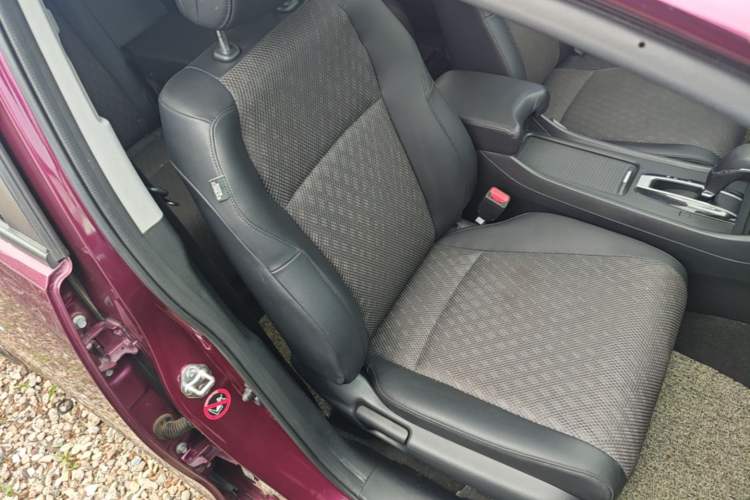 Used Honda Jade 2017 1.8L automatic Comfort version 5 seats Right Front Seat