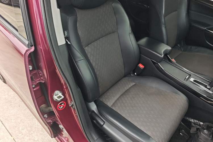 Used Honda Jade 2017 210TURBO CVT Fashion Edition 5-seater Right Front Seat