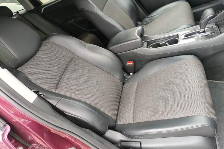 Used Honda Jade 2017 1.8L automatic Comfort version 5 seats Right Front Seat