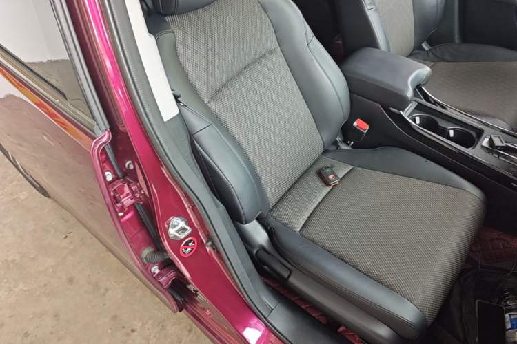 Used Honda Jade 2017 210TURBO CVT Fashion Edition 5-seater Right Front Seat