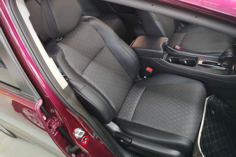 Used Honda Jade 2017 1.8L automatic Comfort version 5 seats Right Front Seat