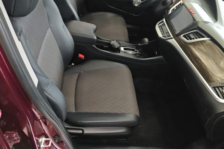 Used Honda Jade 2017 1.8L automatic Comfort version 5 seats Right Front Seat