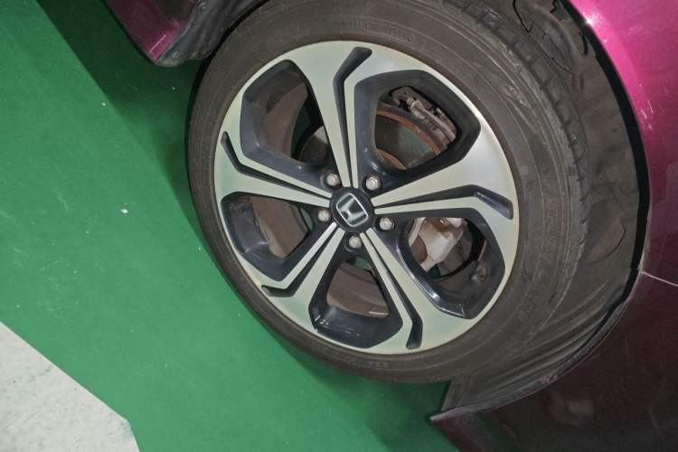 Used Honda Jade 2017 210 TURBO CVT Luxury Edition 5 Seats Right Front Wheel Hub