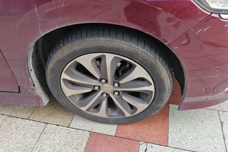 Used Honda Jade 2017 210TURBO CVT Fashion Edition 5-seater Right Front Wheel Hub