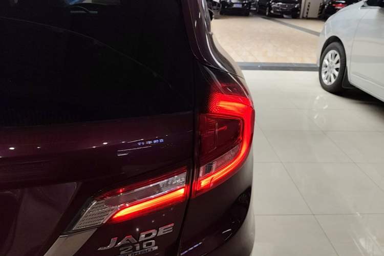 Used Honda Jade 2017 210TURBO CVT Fashion Edition 5-seater Right Rear Taillight