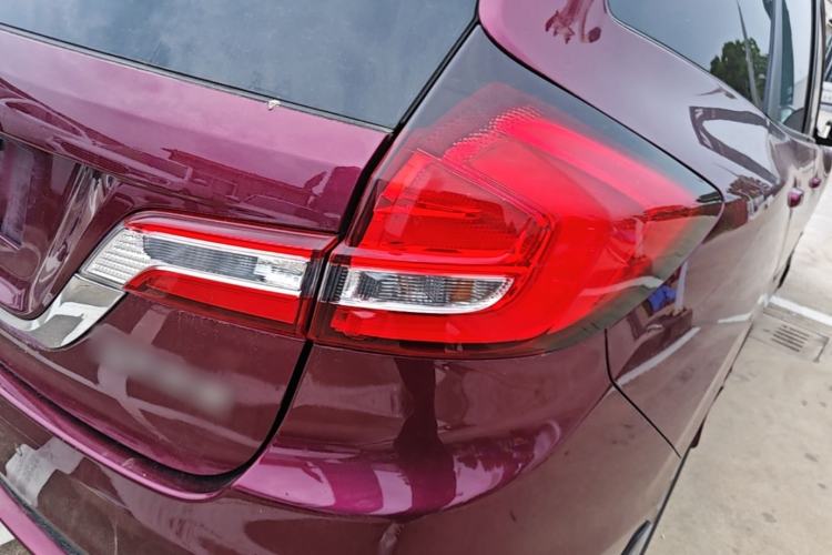 Used Honda Jade 2017 1.8L automatic Comfort version 5 seats Right Rear Taillight