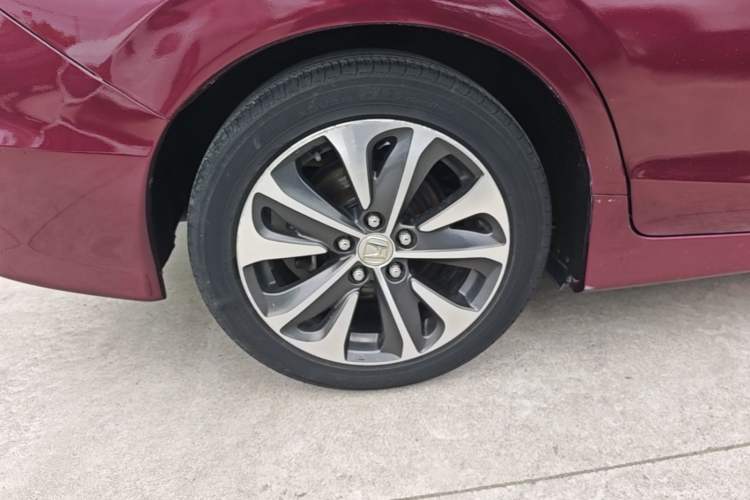 Used Honda Jade 2017 210TURBO CVT Fashion Edition 5-seater Right Rear Wheel Hub