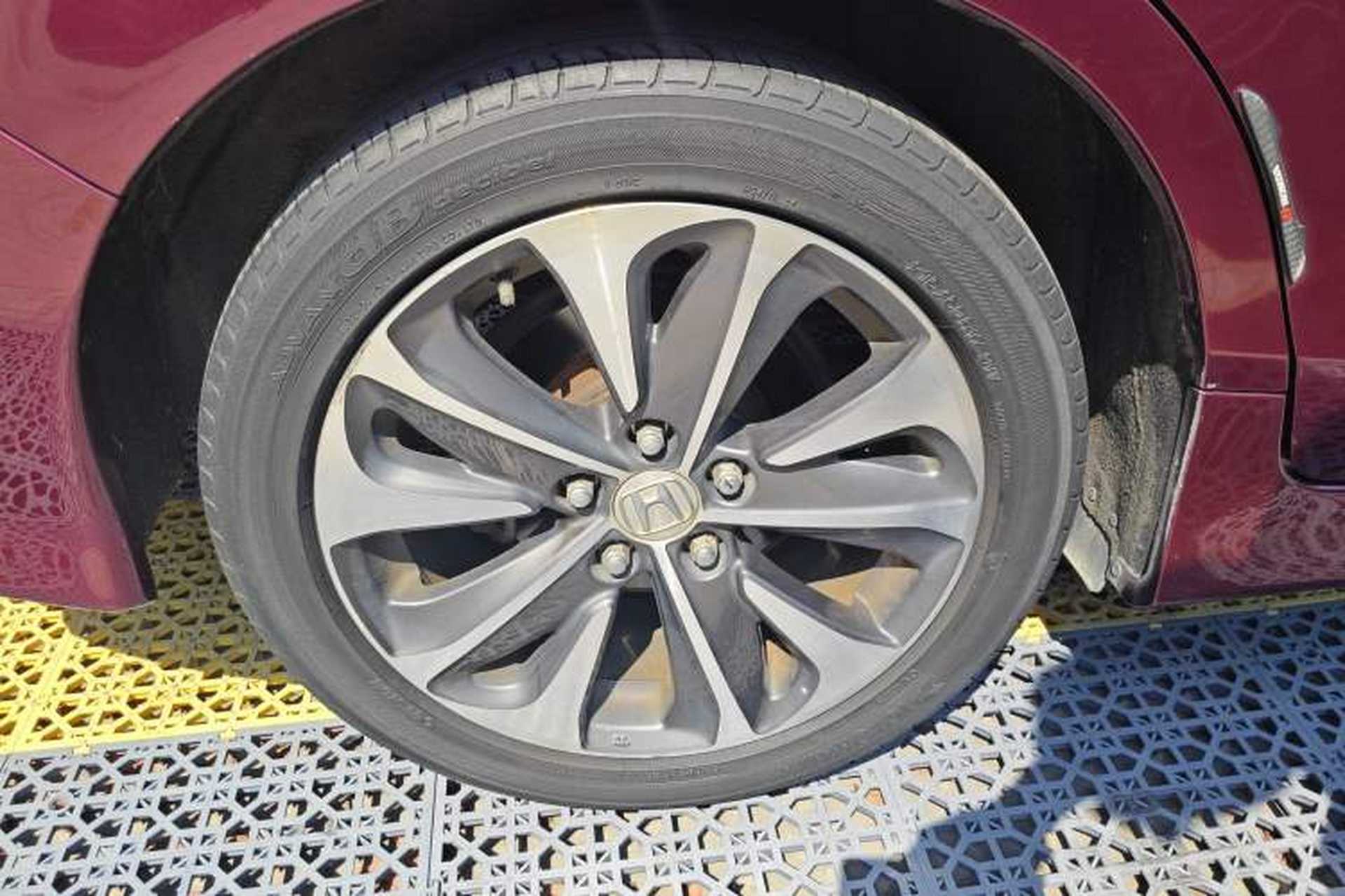 Used Honda Jade 2017 210TURBO CVT Fashion Edition 5-seater Right Rear Wheel Hub