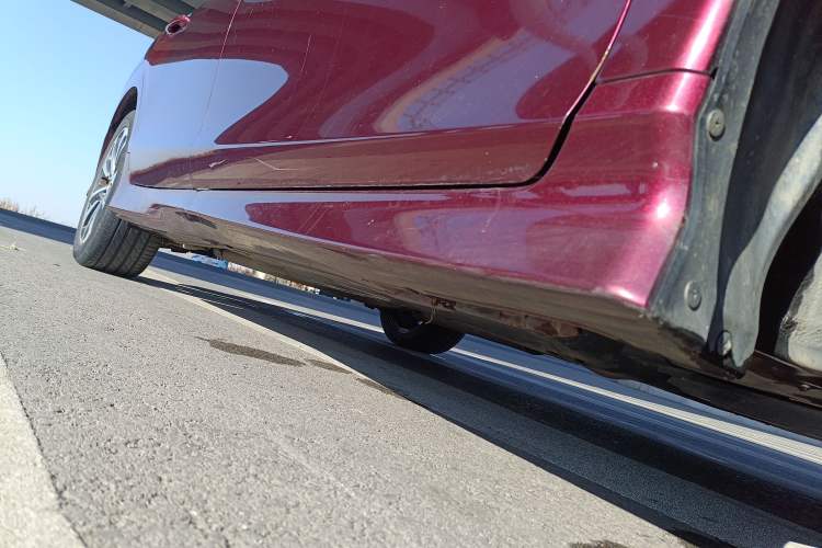 Used Honda Jade 2017 210TURBO CVT Fashion Edition 5-seater Right Side Sill