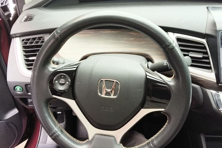 Used Honda Jade 2017 1.8L automatic Comfort version 5 seats Steering Wheel