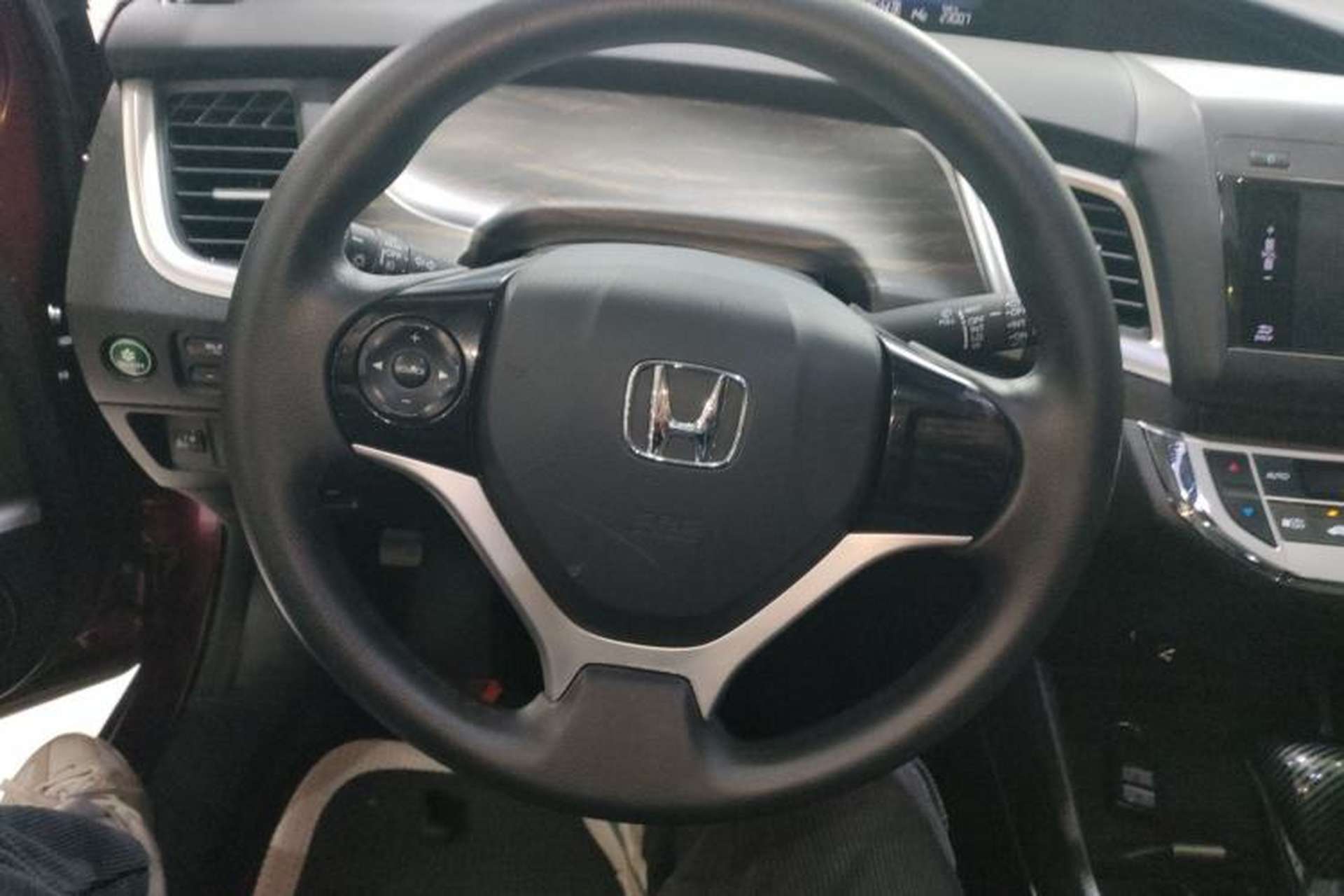 Used Honda Jade 2017 1.8L automatic Comfort version 5 seats Steering Wheel