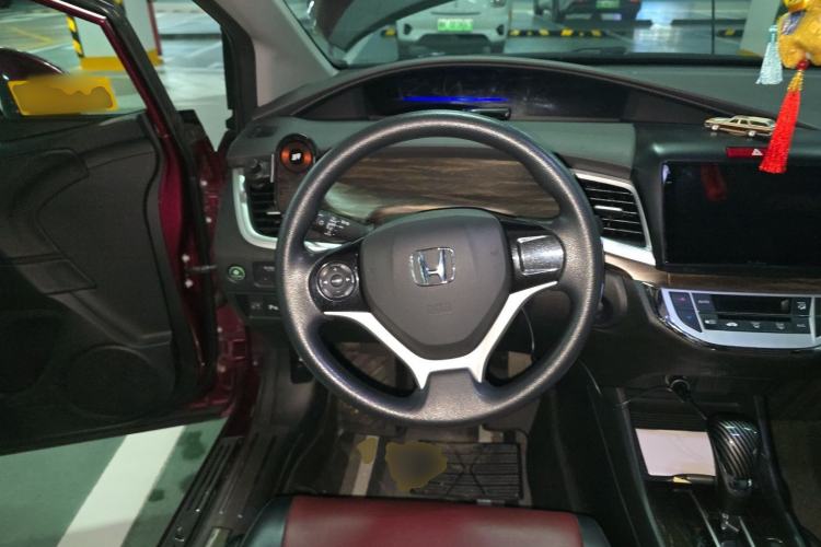 Used Honda Jade 2017 1.8L automatic Comfort version 5 seats Steering Wheel