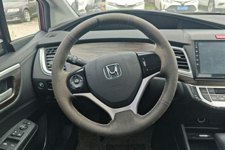 Used Honda Jade 2017 1.8L automatic Comfort version 5 seats Steering Wheel