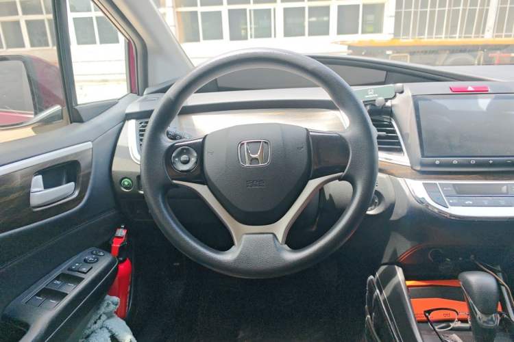 Used Honda Jade 2017 1.8L automatic Comfort version 5 seats Steering Wheel