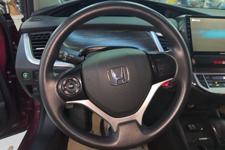 Used Honda Jade 2017 1.8L automatic Comfort version 5 seats Steering Wheel