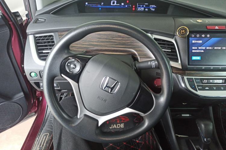 Used Honda Jade 2017 1.8L automatic Comfort version 5 seats Steering Wheel