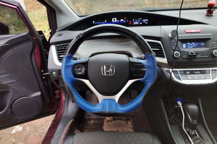 Used Honda Jade 2017 1.8L automatic Comfort version 5 seats Steering Wheel