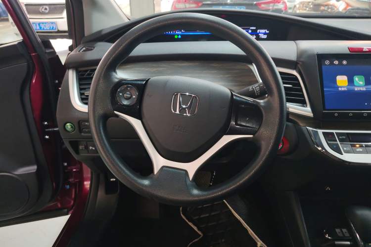 Used Honda Jade 2017 1.8L automatic Comfort version 5 seats Steering Wheel
