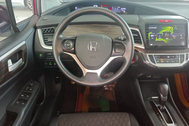 Used Honda Jade 2017 1.8L automatic Comfort version 5 seats Steering Wheel